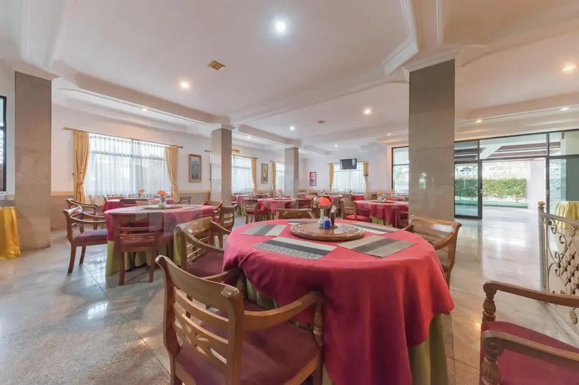 Hotel Ayong Linggarjati Kuningan Mitra Reddoorz Zewnętrze zdjęcie