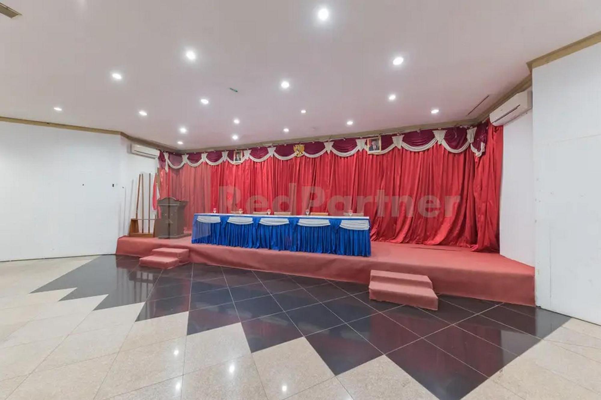 Hotel Ayong Linggarjati Kuningan Mitra Reddoorz Zewnętrze zdjęcie