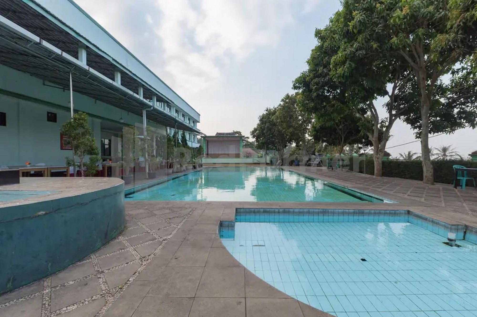 Hotel Ayong Linggarjati Kuningan Mitra Reddoorz Zewnętrze zdjęcie