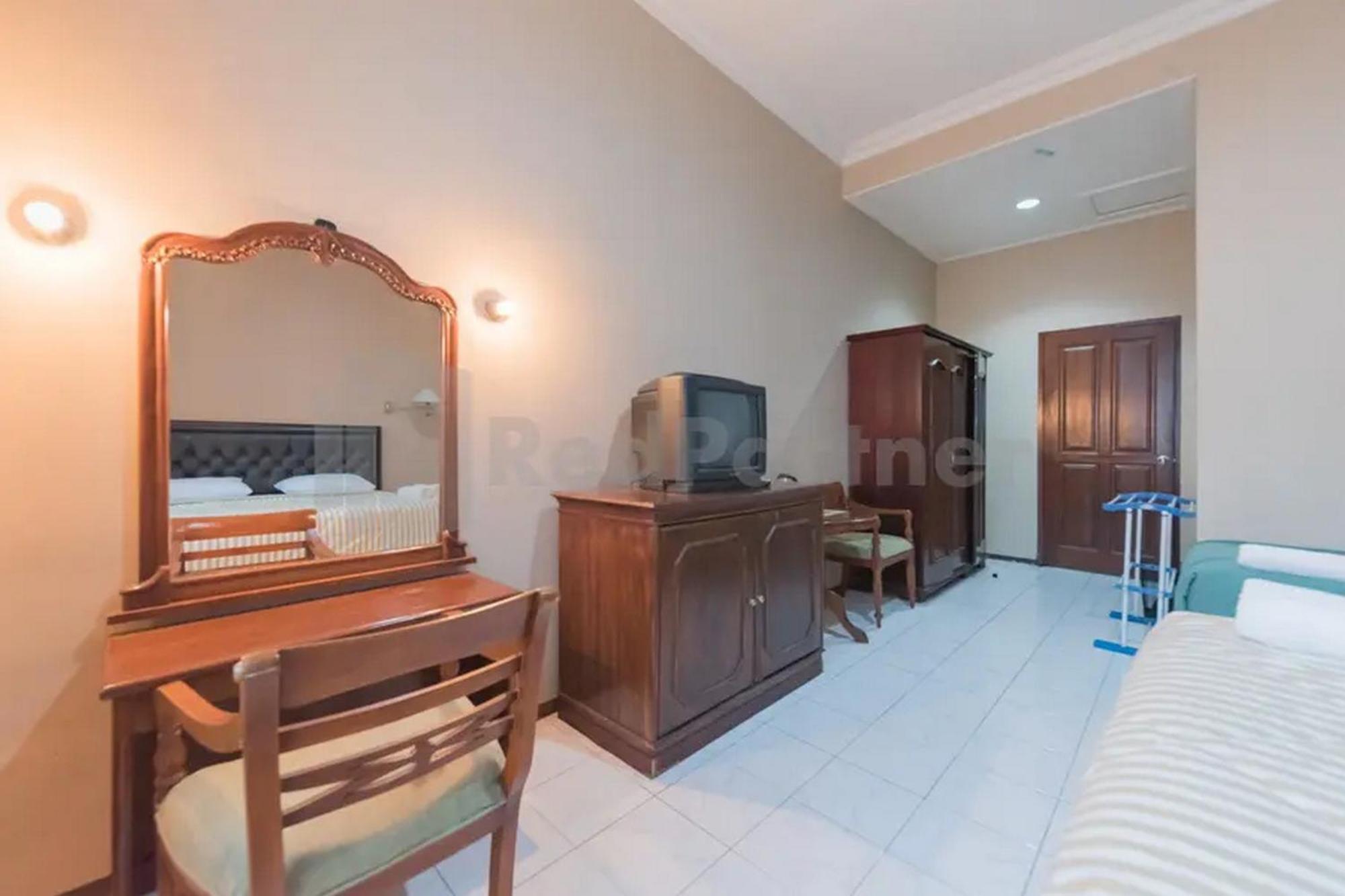 Hotel Ayong Linggarjati Kuningan Mitra Reddoorz Zewnętrze zdjęcie